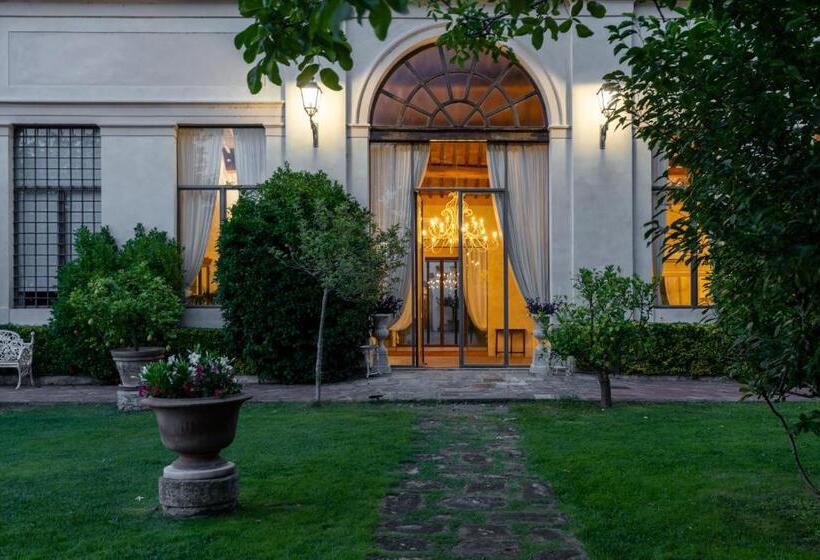 住宿加早餐  Villa Scorzi   Relais De Charme