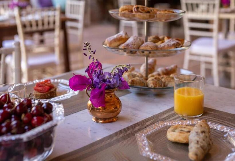 住宿加早餐  Villa Scorzi   Relais De Charme