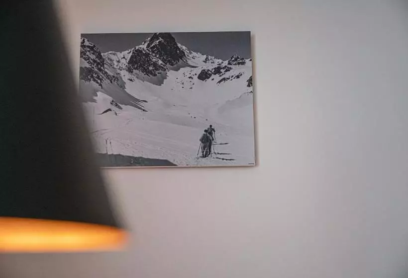 Hotelli Alpen Suites Brandnertal