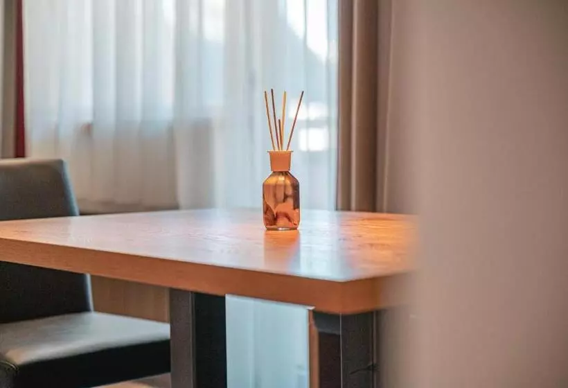 Hotelli Alpen Suites Brandnertal