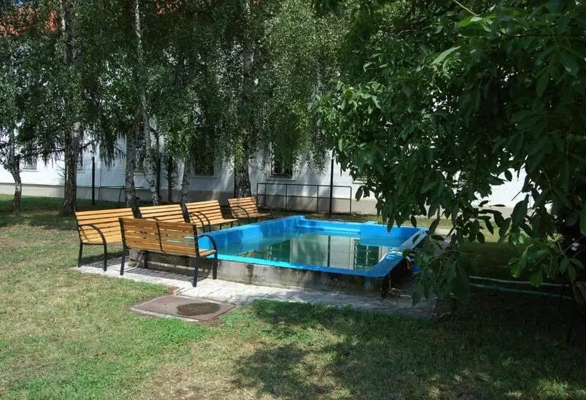 هتل Aurelius Mikulov