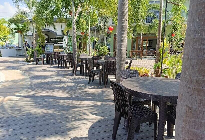 호텔 Marand Resort  Highway