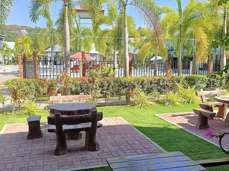 Hotelli Marand Resort  Highway