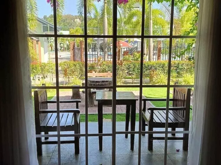 Hotelli Marand Resort  Highway