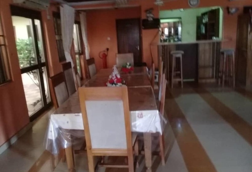 בית מלון כפרי Nhyira