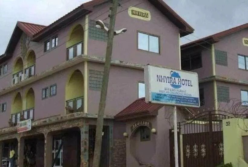 Hotelli Nhyira