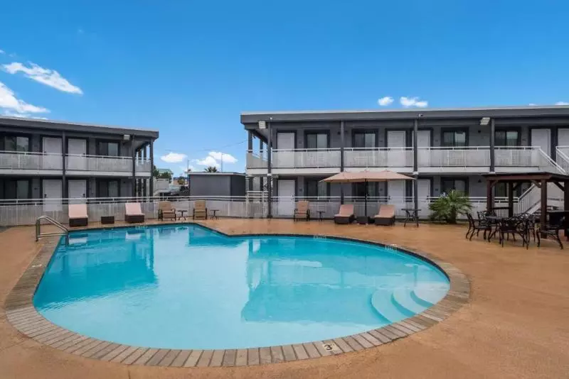 Surestay Hotel Laredo By Best Western