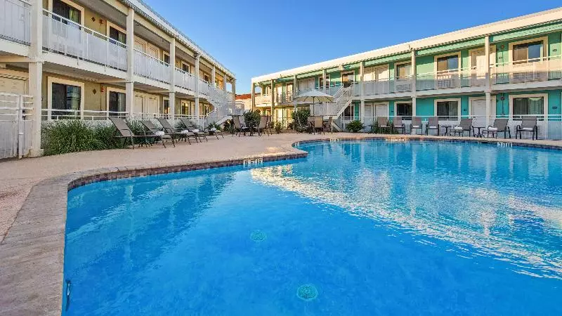 Surestay Hotel Laredo By Best Western