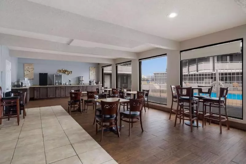 Surestay Hotel Laredo By Best Western