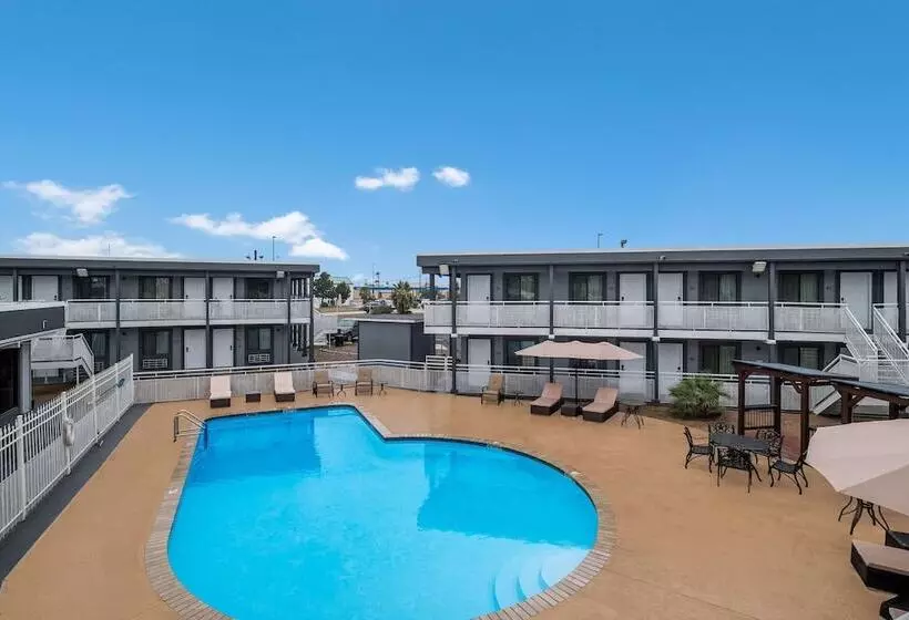 Surestay Hotel Laredo By Best Western