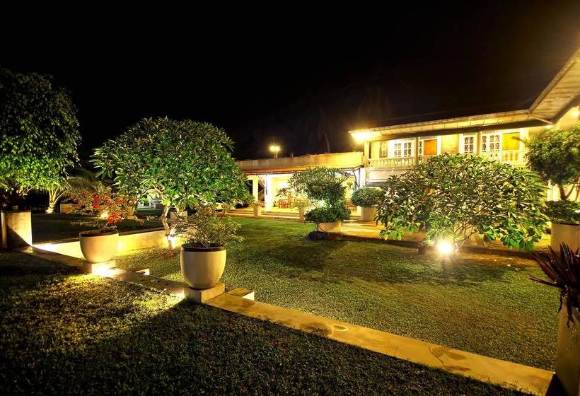 Hotel The Caribbean Gate Resort & Cafe