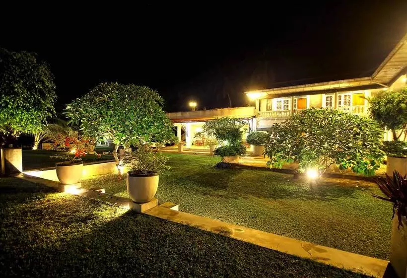 Hotel The Caribbean Gate Resort & Cafe