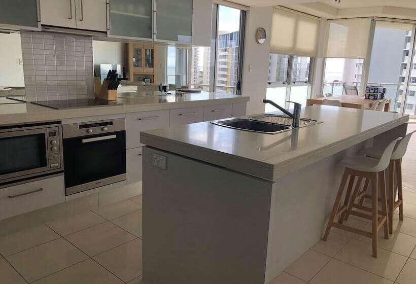 Silver Sea On Sixth Resort