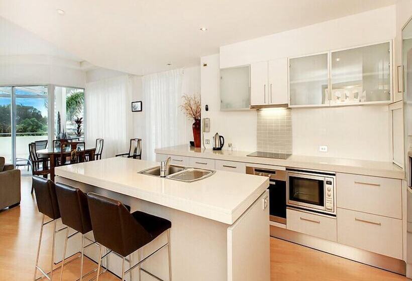 Silver Sea On Sixth Resort