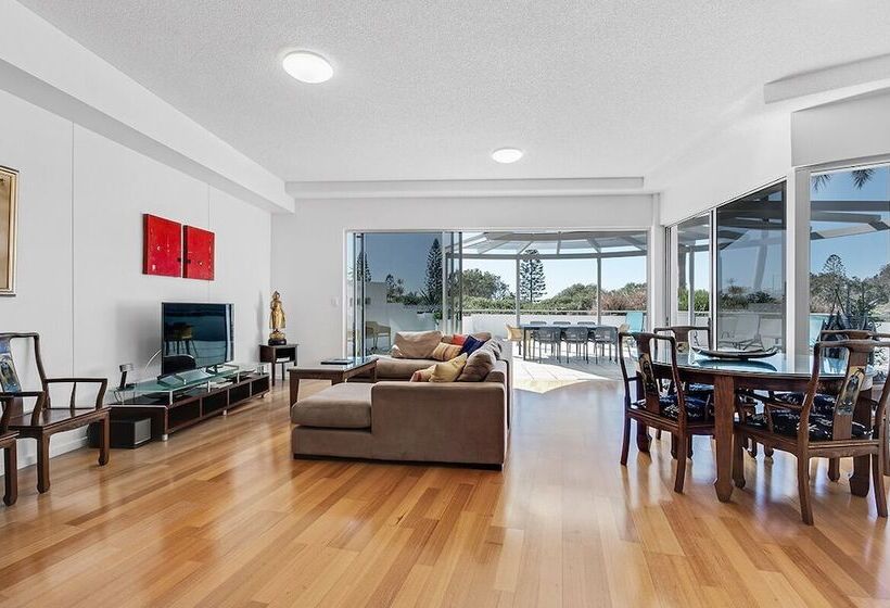 Silver Sea On Sixth Resort