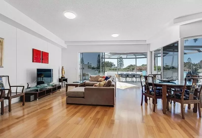 Silver Sea On Sixth Resort