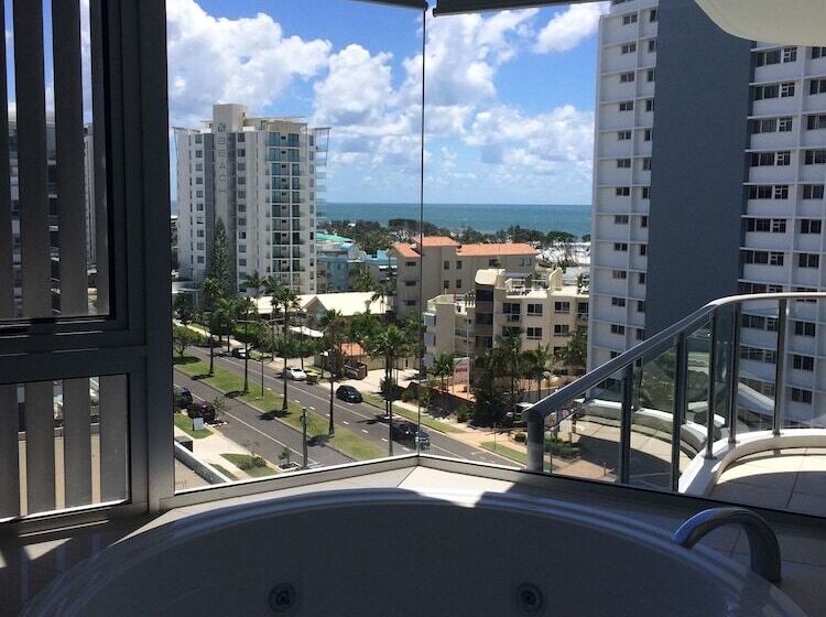 Silver Sea On Sixth Resort