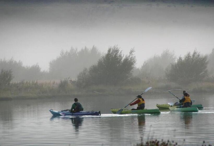 הוסטל Kinloch Wilderness Retreat