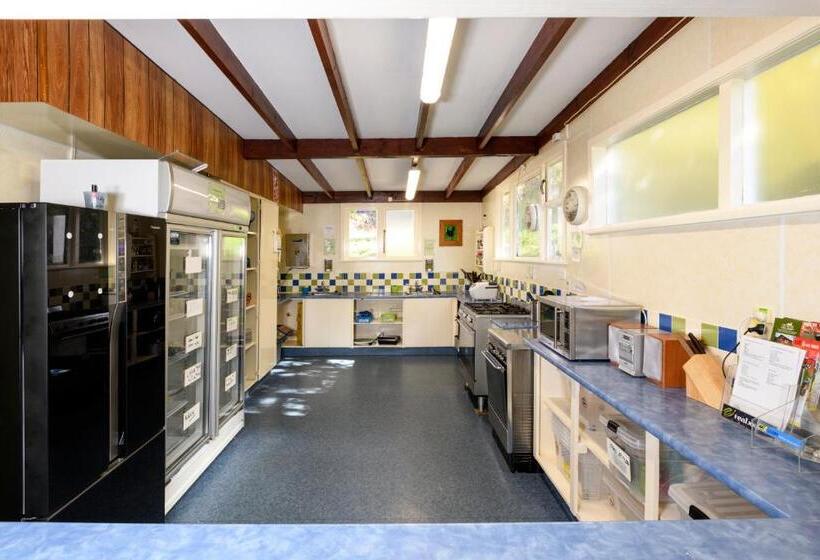 הוסטל Kinloch Wilderness Retreat