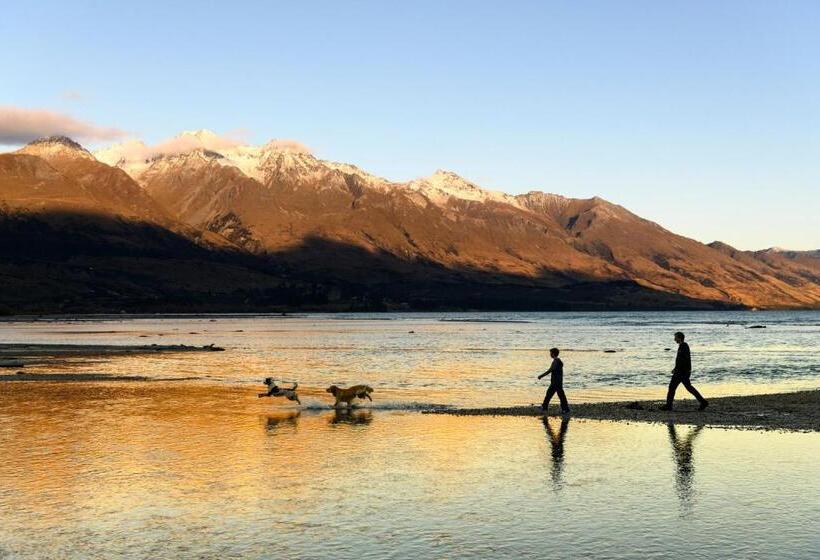 הוסטל Kinloch Wilderness Retreat