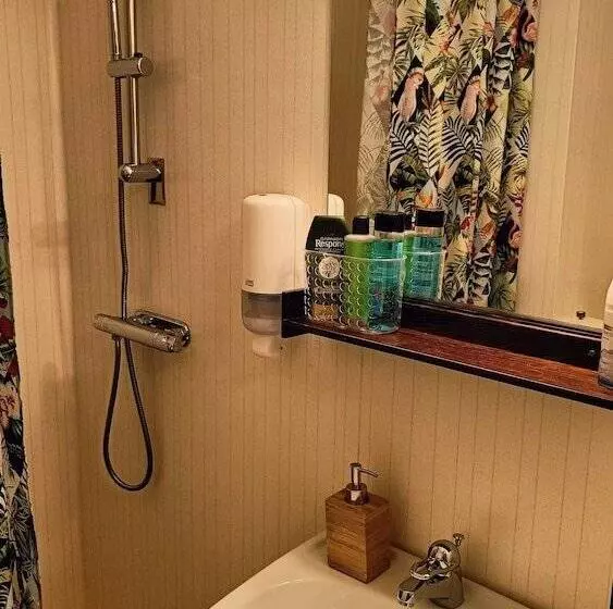 Aamiaismajoitus (B&B) Flipflop Beach Bar & Rooms