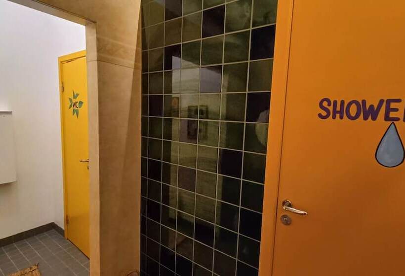 تختخواب و صبحانه Flipflop Beach Bar & Rooms