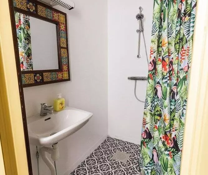 Aamiaismajoitus (B&B) Flipflop Beach Bar & Rooms