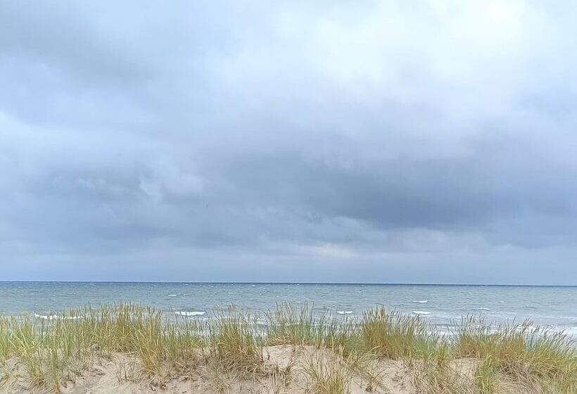 تختخواب و صبحانه Flipflop Beach Bar & Rooms