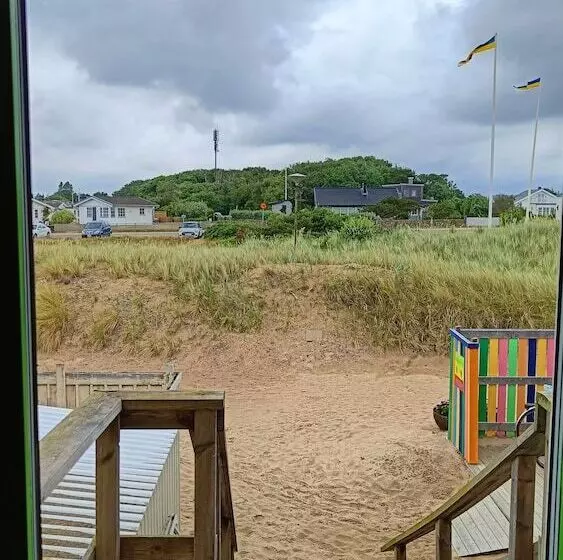 Aamiaismajoitus (B&B) Flipflop Beach Bar & Rooms