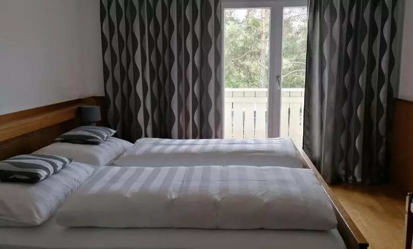 Aamiaismajoitus (B&B) Garni Hauenstein