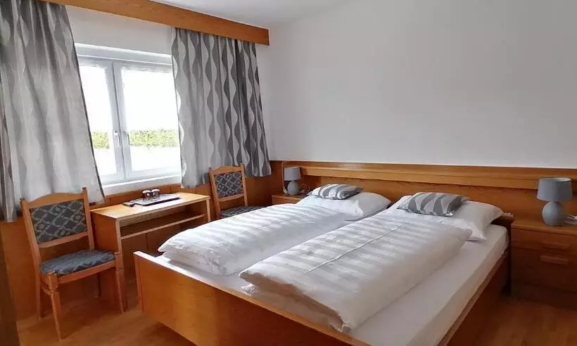 Aamiaismajoitus (B&B) Garni Hauenstein