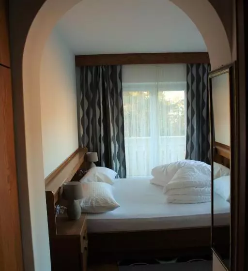 Aamiaismajoitus (B&B) Garni Hauenstein