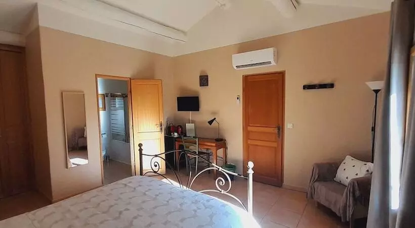 Aamiaismajoitus (B&B) Le Mas Des Vergers