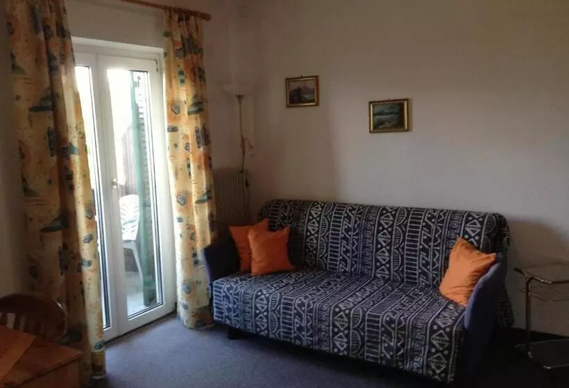 ベッドアンドブレックファースト Pension Latemar