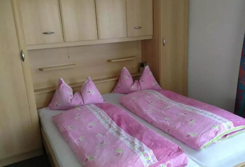 ベッドアンドブレックファースト Pension Latemar