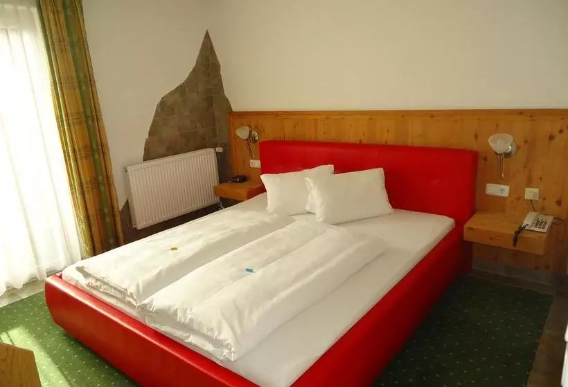 Hotelli Dorfgasthof Schlösslstube