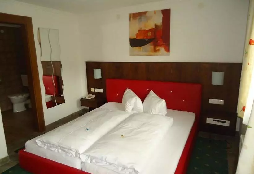 Hotelli Dorfgasthof Schlösslstube