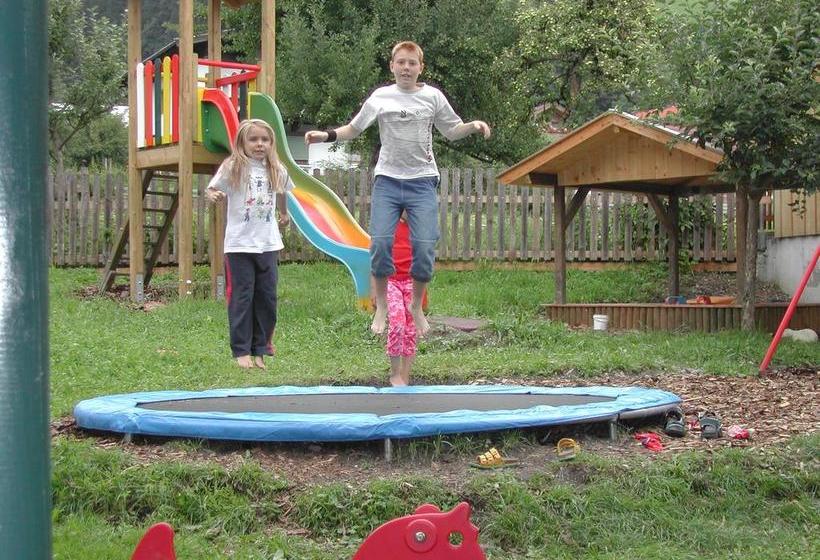 Отель Dorfgasthof Schlösslstube