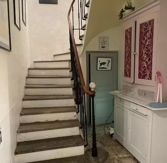 Hotelli Hôtel La Tour Des Fées