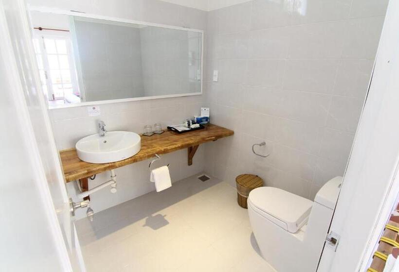 هتل Peppercorn Beach Resort