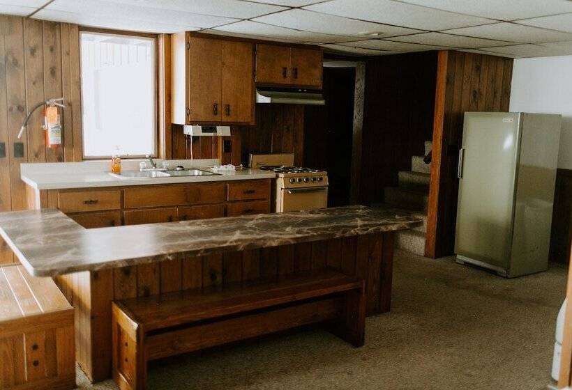 渡假胜地 Silver Rapids Lodge