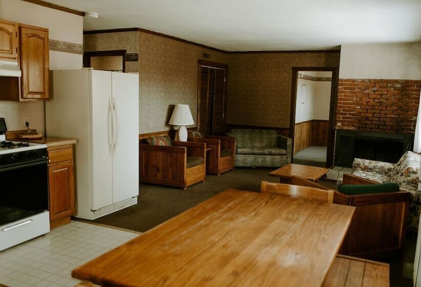 渡假胜地 Silver Rapids Lodge