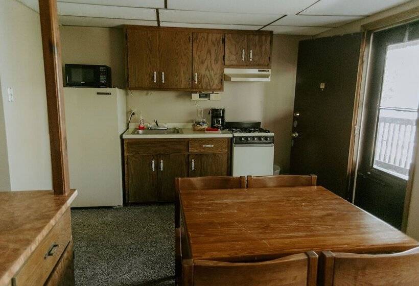 渡假胜地 Silver Rapids Lodge