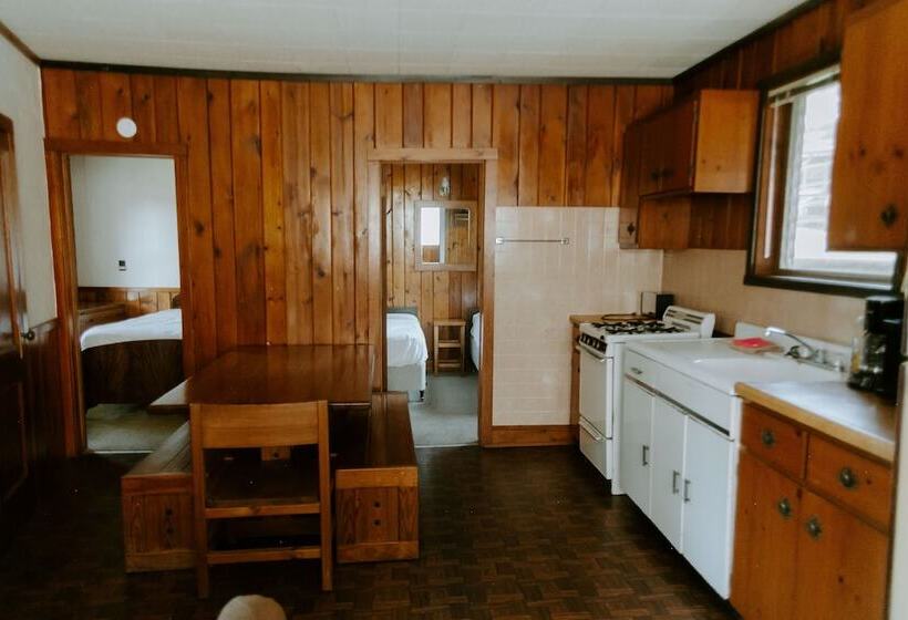 渡假胜地 Silver Rapids Lodge