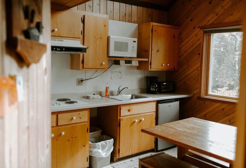 渡假胜地 Silver Rapids Lodge