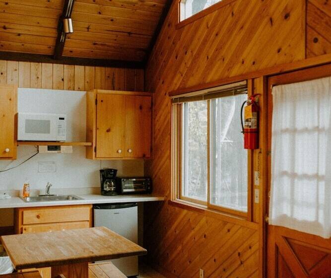 渡假胜地 Silver Rapids Lodge