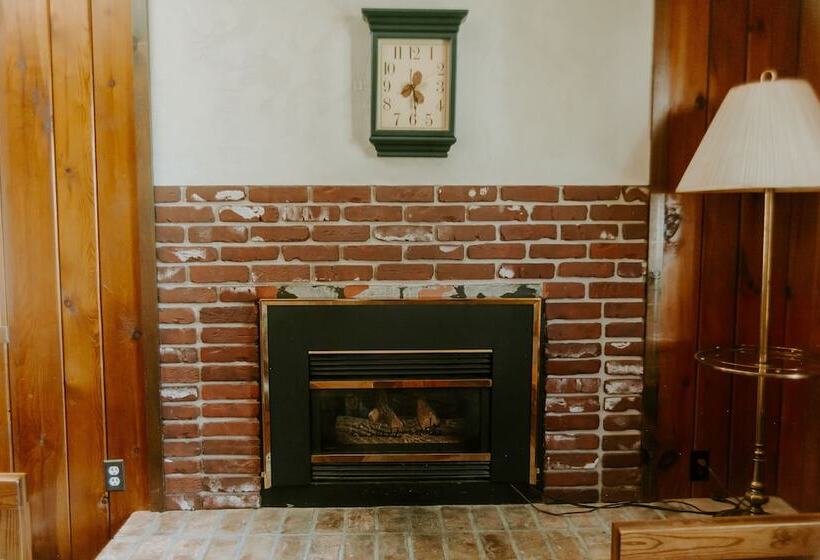 渡假胜地 Silver Rapids Lodge