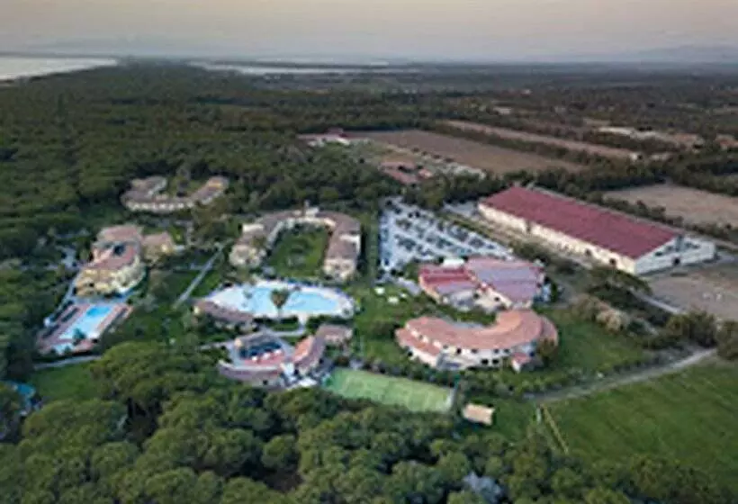 Hotelli Castello"Horse Country Resort"