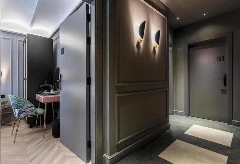 مسافرخانه Reina 107 Beach Boutique