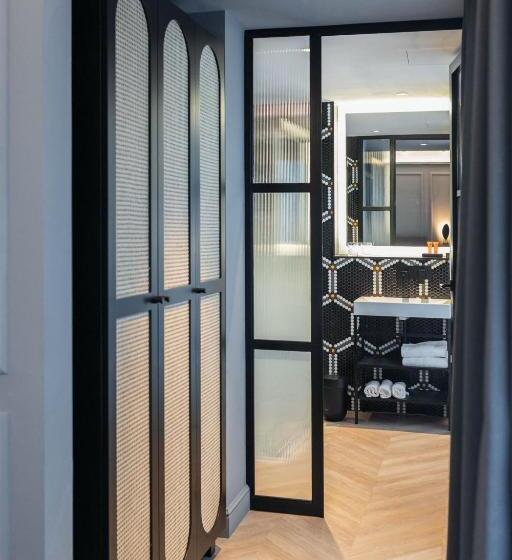 مسافرخانه Reina 107 Beach Boutique